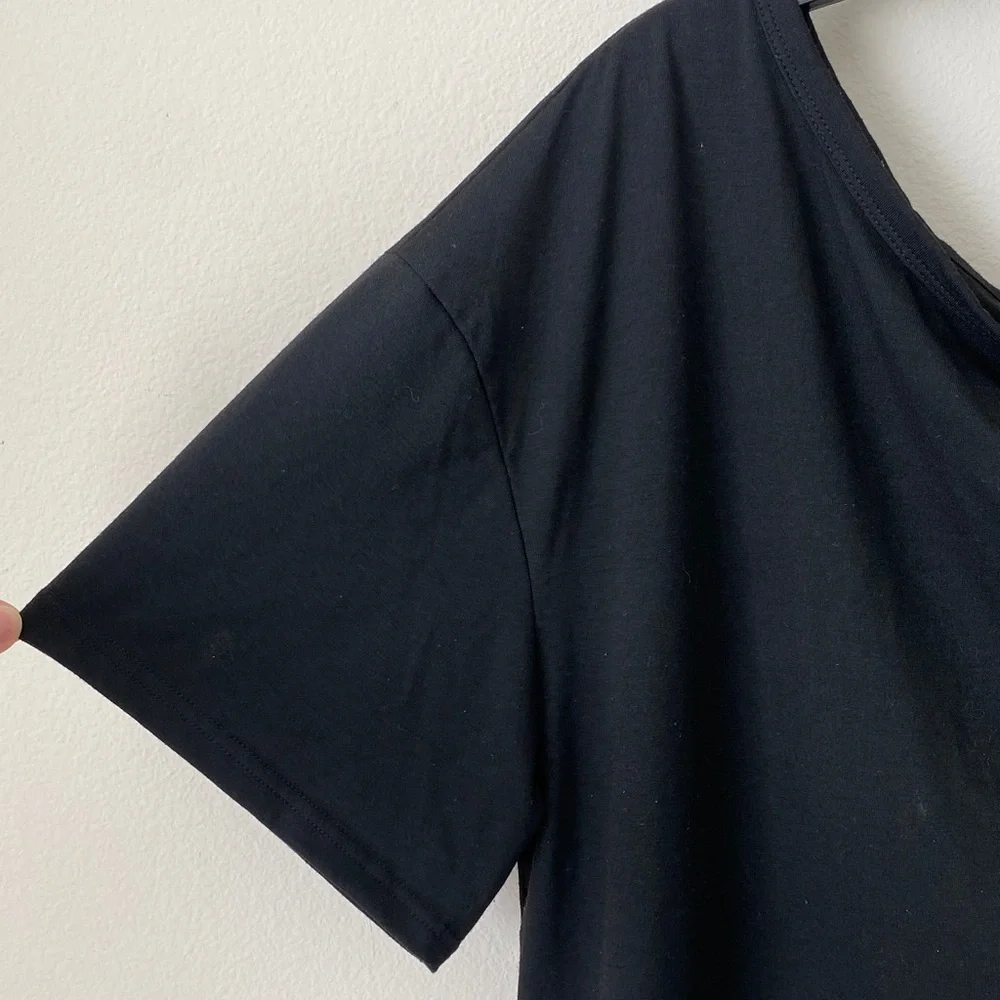 Elegant Black Short Sleeve Women's Tee - Picture 4 of 5